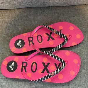 Roxy pink and black flip flops size 7